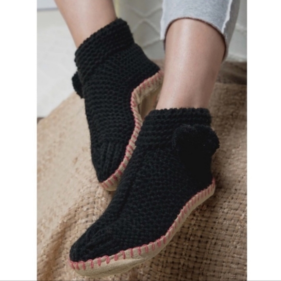 Shoes - *Stocking Stuffer* Ruggine Knit Slipper Bootie
